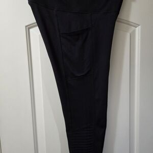 Threads 4 thought black leggings size medium
